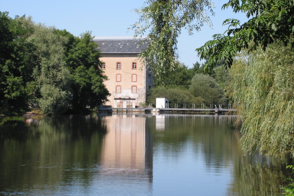 Camping nature en famille au bord de la Besbre, Allier