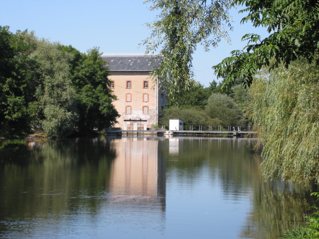 Camping nature en famille au bord de la Besbre, Allier
